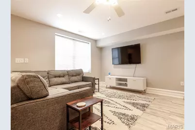 1045 S Taylor Avenue, Saint Louis, MO 63110 - Photo 23
