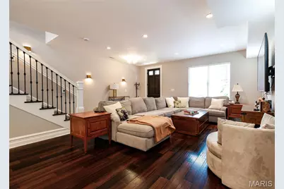 1045 S Taylor Avenue, Saint Louis, MO 63110 - Photo 3