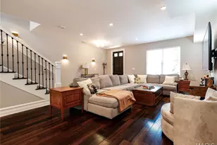 1045 S Taylor Ave, Saint Louis, MO 63110 - Photo 3