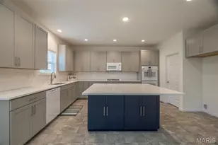 540 Evening Primrose Dr, Wentzville, MO 63385 - Photo 3