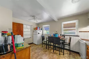 10030 Mccartney Ln, Bellefontaine Neighbors, MO 63137 - Photo 7