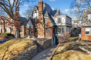 7457 Kingsbury Blvd, University City, MO 63130 - Photo 1