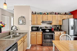 1001 Sugar Creek Ct, Saint Peters, MO 63376 - Photo 5