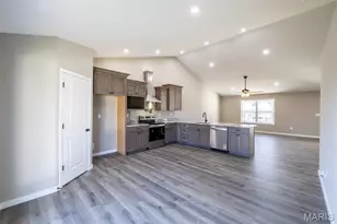 530 Hickory Knoll Dr, Troy, MO 63379 - Photo 5