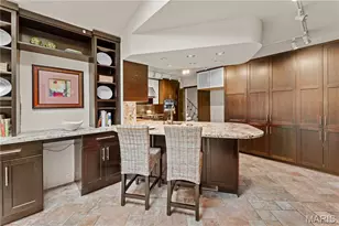 233 S Warson Rd, Ladue, MO 63124 - Photo 15