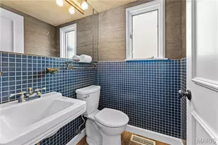 233 S Warson Rd, Ladue, MO 63124 - Photo 27