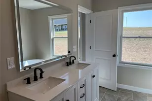 432 Honeysuckle Dr, Hannibal, MO 63401 - Photo 9