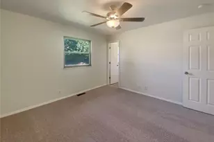 11525 Ivy Green Dr, Bridgeton, MO 63044 - Photo 13