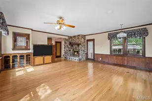 10000 Hilltop Dr, Saint Louis, MO 63128 - Photo 19