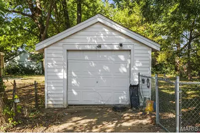 9515 Marlowe Avenue, Overland, MO 63114 - Photo 7