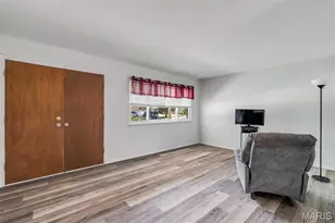 2639 Glenoak Dr, Maryland Heights, MO 63043 - Photo 11