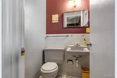 2639 Glenoak Drive, Maryland Heights, MO 63043 - Photo 15