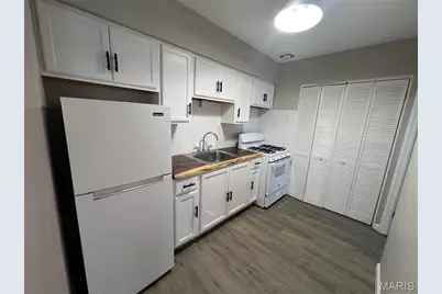 8009 Gravois Road, Saint Louis, MO 63123 - Photo 13