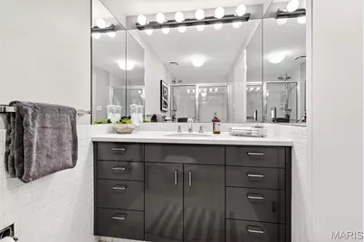 200 S Brentwood Boulevard #14D, Clayton, MO 63105 - Photo 29