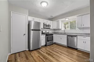 12095 El Camara Dr, Florissant, MO 63033 - Photo 5