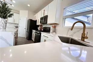 7474 Shadow Point Dr, Saint Louis, MO 63129 - Photo 17