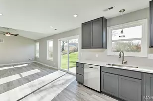 28719 Woodland Heights Dr, Warrenton, MO 63383 - Photo 17