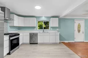 17 Nob Hill Dr, Saint Louis, MO 63138 - Photo 9