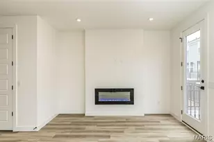 8916 Gateway Cir, Richmond Heights, MO 63144 - Photo 17