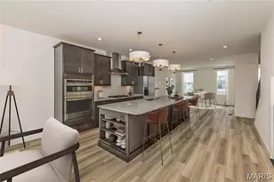 8916 Gateway Cir, Richmond Heights, MO 63144 - Photo 5