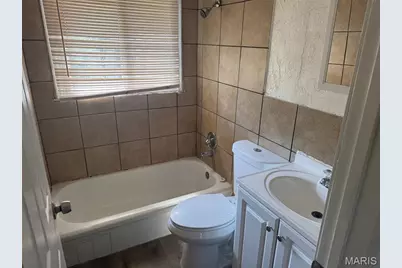 1105 Patterson Road, Florissant, MO 63031 - Photo 7