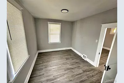 5649 Helen Avenue, Jennings, MO 63136 - Photo 9