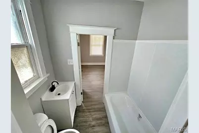 5649 Helen Avenue, Jennings, MO 63136 - Photo 7