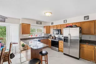 97 Four Winds Dr, Saint Peters, MO 63376 - Photo 5