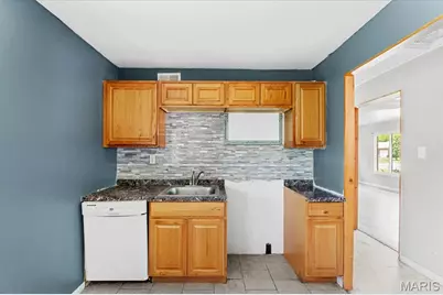 912 Lebon Drive, Saint Louis, MO 63137 - Photo 7