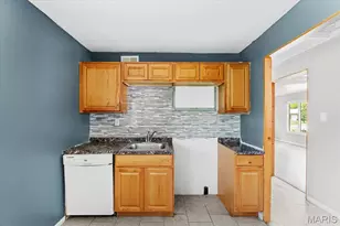 912 Lebon Dr, Saint Louis, MO 63137 - Photo 7