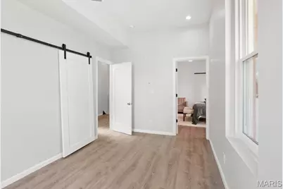 2032 E Adelaide Avenue, Saint Louis, MO 63106 - Photo 21