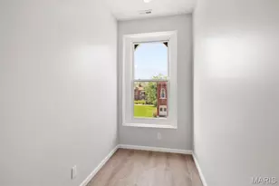 2032 E Adelaide Ave, Saint Louis, MO 63106 - Photo 29