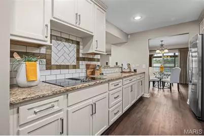 14300 Conway Meadows Court #302, Chesterfield, MO 63017 - Photo 7