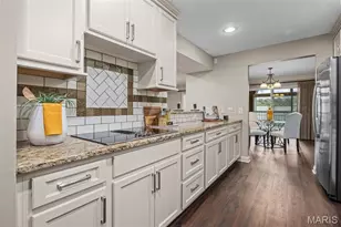 14300 Conway Meadows Ct, Chesterfield, MO 63017 - Photo 7