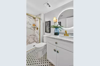 950 E Rue De La Banque #202, Creve Coeur, MO 63141 - Photo 17