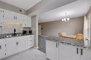 1678 Blue Ridge Dr, Saint Louis, MO 63125 - Photo 7