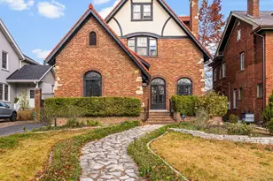 49 Aberdeen Pl, Clayton, MO 63105 - Photo 1