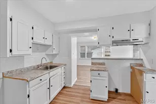 28 N Harvey Ave, Ferguson, MO 63135 - Photo 9