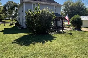 809 E Main St, Perry, MO 63462 - Photo 11