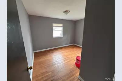 705 Beardsley Court, Ferguson, MO 63135 - Photo 5