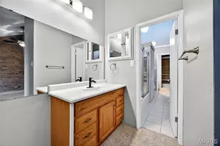 670 Coeur de Royale Dr, Creve Coeur, MO 63141 - Photo 9