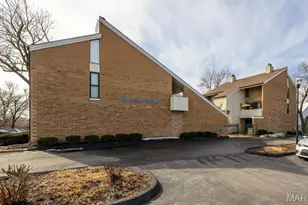 670 Coeur de Royale Dr, Creve Coeur, MO 63141 - Photo 1