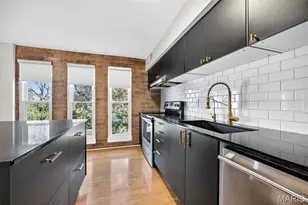 670 Coeur de Royale Dr, Creve Coeur, MO 63141 - Photo 19