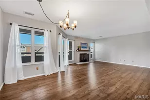 1033 Wilton Royal Dr, Creve Coeur, MO 63146 - Photo 21