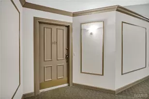 1033 Wilton Royal Dr, Creve Coeur, MO 63146 - Photo 9