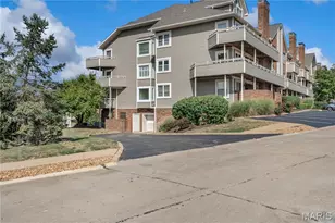 1033 Wilton Royal Dr, Creve Coeur, MO 63146 - Photo 45