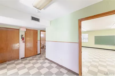 444 Candle Light Lane, Hazelwood, MO 63042 - Photo 9