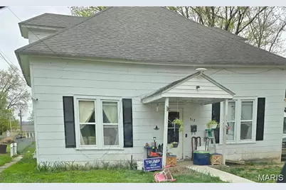 512 N 3rd Street, Elsberry, MO 63343 - Photo 1