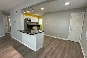 9913 Zykan Ct, Saint Louis, MO 63114 - Photo 5