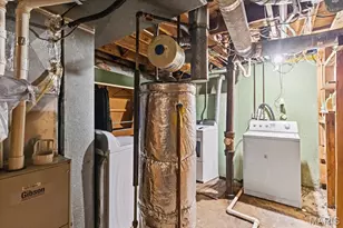 10601 Spring Garden Dr, Saint Louis, MO 63137 - Photo 11